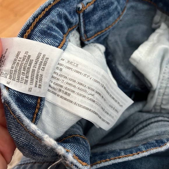 Abercrombie & Fitch The Ankle Straight Ulta High Rise Jeans - Picture 5 of 5